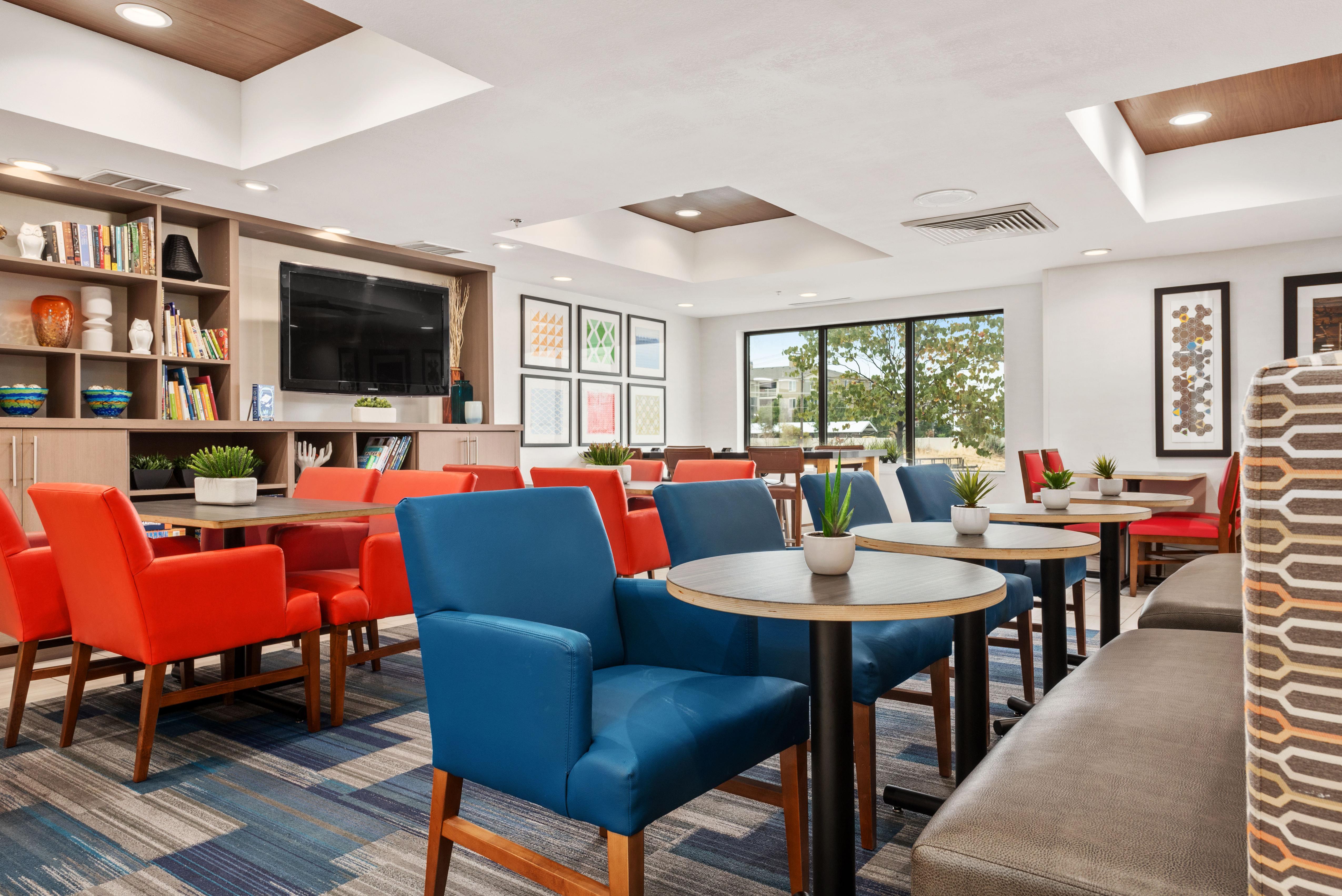 Holiday Express By Ihg Hotel